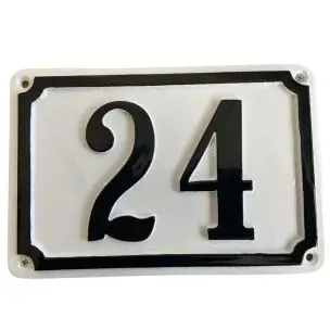 HUSNUMMER STØBT SKILT MED KANT 10x14 cm - Støbte skilte